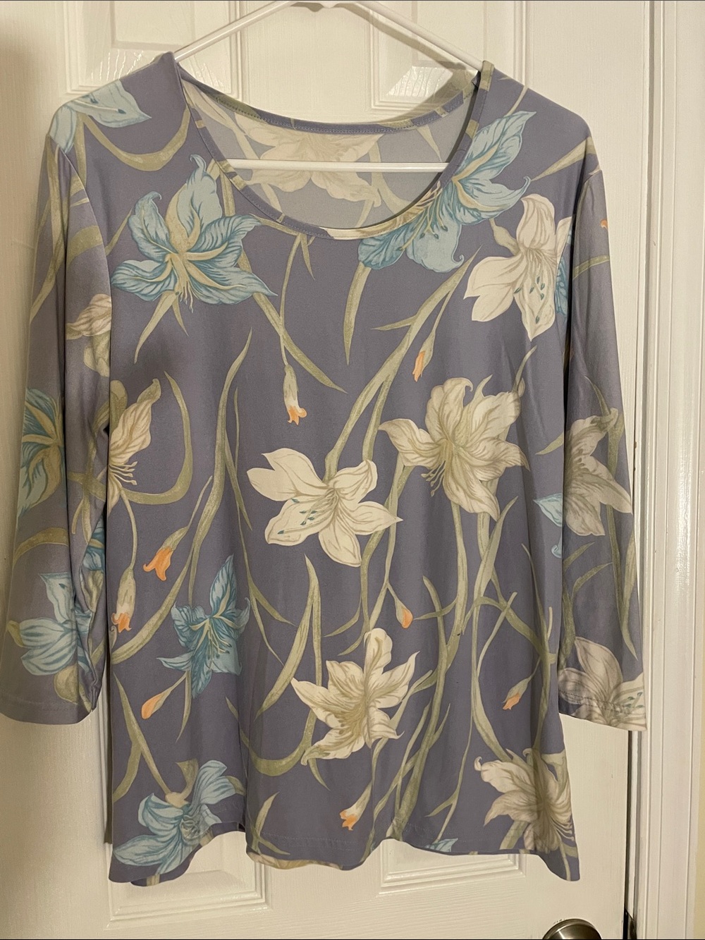 Lavender White Aqua Floral Soft knit top with 3/4 Sleeves L